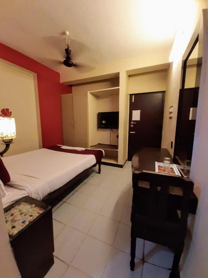 Ravi Krishna Inn Puducherry Buitenkant foto